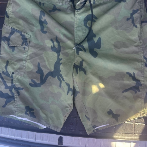 Hurley Volcom O’ Neil Beach/Pool Summer - Picture 4 of 8